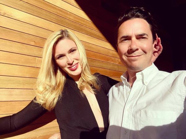 Olivia Nuzzi with her fiance Ryan Lizza Star
